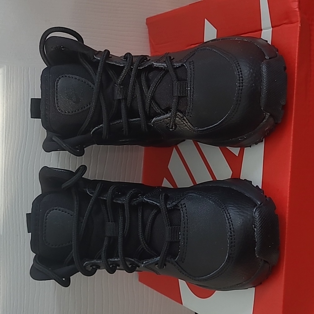 NIKE MANOA BOOTS